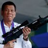 Зарубежный опыт: президент Филиппин устал расстреливать наркоторговцев (Президент Филиппин Родриго Дутерте с винтовкой Галиль | © AP Photo / Bullit Marquez) Президент Филиппин Р…