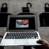 'Защитники журналистов' из СПЧ: от YouTube и Украины не защищаем (Логотип Youtube на экране ноутбука | © AFP 2020 / Bulent Kilic) Логотип Youtube на э…