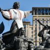 Идеалы Майдана: Украина тратит треть денег на репрессивный аппарат (Памятник основателям Киева на площади Независимости в Киеве | © РИА Новости / Стрингер) Памятник основателям…