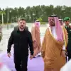 Как Зеленскому открыть Ормузский пролив, вытянув деньги у арабов. Что говорят на Украине о войне с Ираном (REUTERS / UKRAINIAN PRESIDENTIAL PRESS SERVICE) REUTERS / UKRAINIAN …