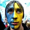 Доборолись (Фото / Украинский флаг на лице) Фото / Украинский флаг на лице