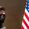 'Досье мистера Рэтклиффа': американцы готовят Зеленскому неприятный сюрприз (Фото / Зеленский у флага США) Фото / Зеленский у флага США